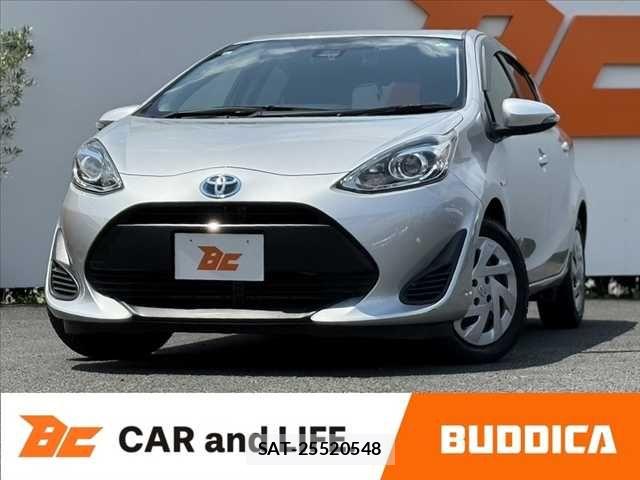 Toyota AQUA 2017-08 6750834-0