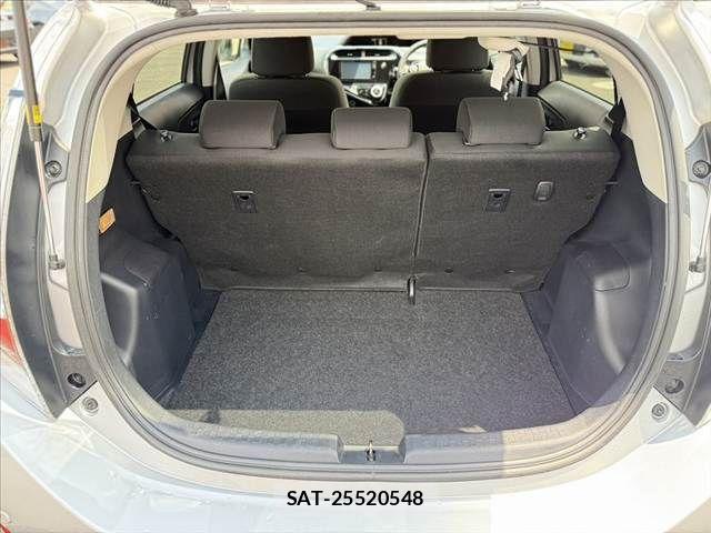 Toyota AQUA 2017-08 6750834-18