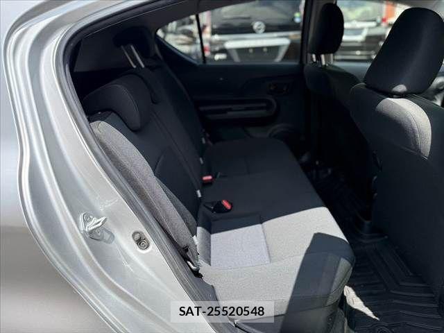 Toyota AQUA 2017-08 6750834-19