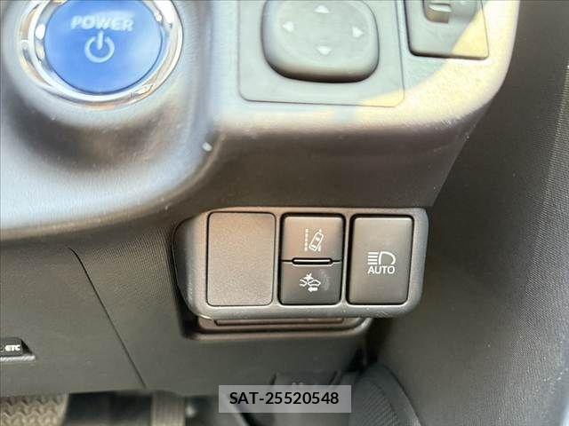 Toyota AQUA 2017-08 6750834-23