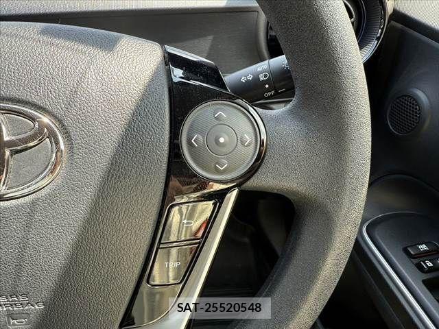 Toyota AQUA 2017-08 6750834-25