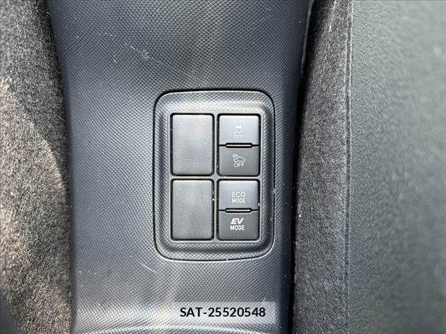 Toyota AQUA 2017-08 6750834-28