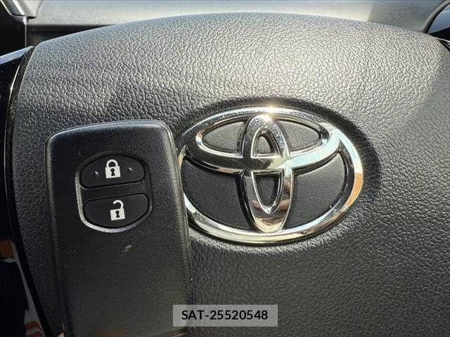 Toyota AQUA 2017-08 6750834-3