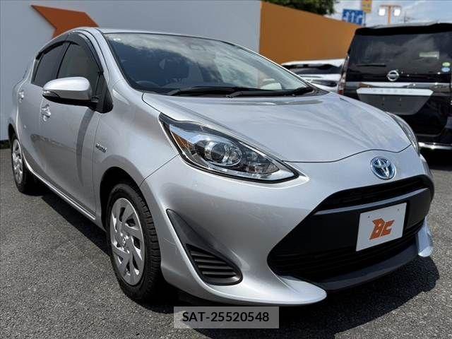 Toyota AQUA 2017-08 6750834-7