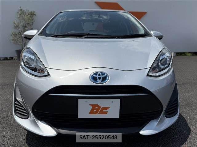 Toyota AQUA 2017-08 6750834-8