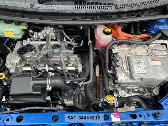 Toyota AQUA 2013-03 6750867-9
