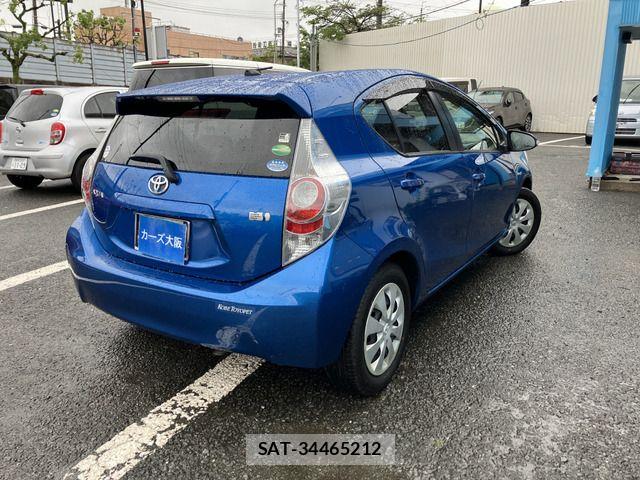 Toyota AQUA 2013-03 6750867-3