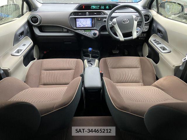 Toyota AQUA 2013-03 6750867-5
