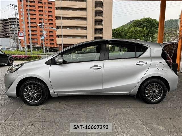 Toyota AQUA 2020-10 6790717-10