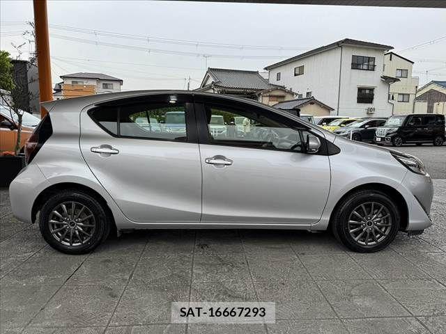 Toyota AQUA 2020-10 6790717-11
