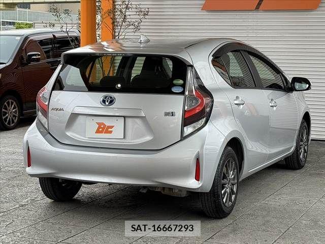 Toyota AQUA 2020-10 6790717-12