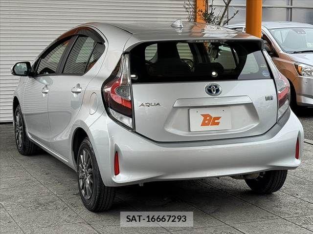 Toyota AQUA 2020-10 6790717-14