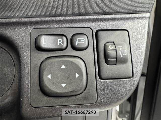 Toyota AQUA 2020-10 6790717-24