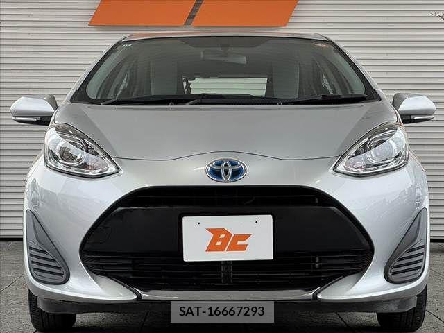 Toyota AQUA 2020-10 6790717-8