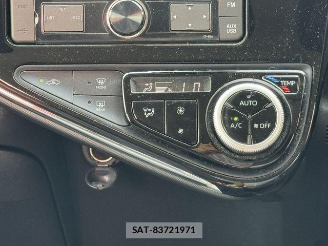Toyota AQUA 2018-09 6790718-12