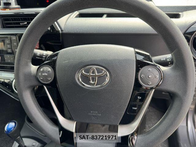 Toyota AQUA 2018-09 6790718-13