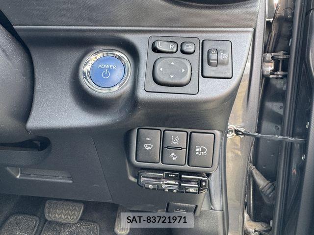 Toyota AQUA 2018-09 6790718-14