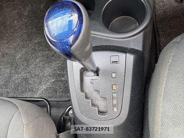 Toyota AQUA 2018-09 6790718-16