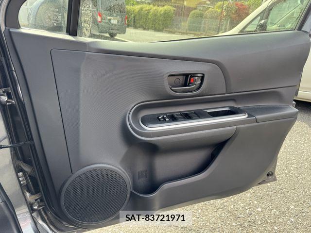 Toyota AQUA 2018-09 6790718-17