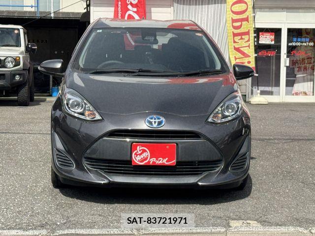 Toyota AQUA 2018-09 6790718-1