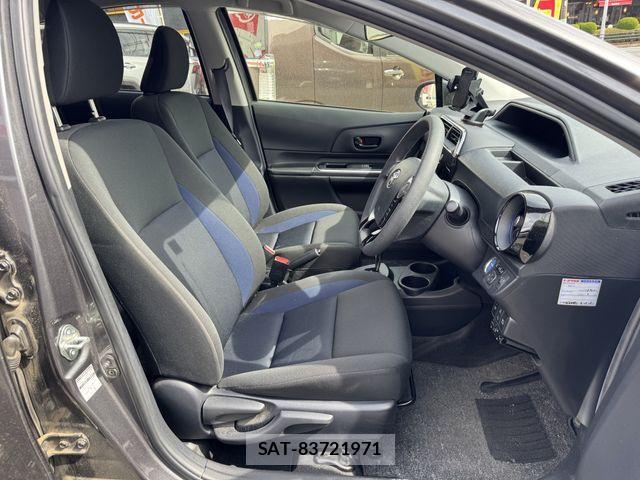 Toyota AQUA 2018-09 6790718-19