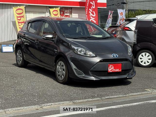 Toyota AQUA 2018-09 6790718-2