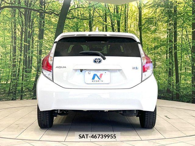 Toyota AQUA 2015-06 6813689-14