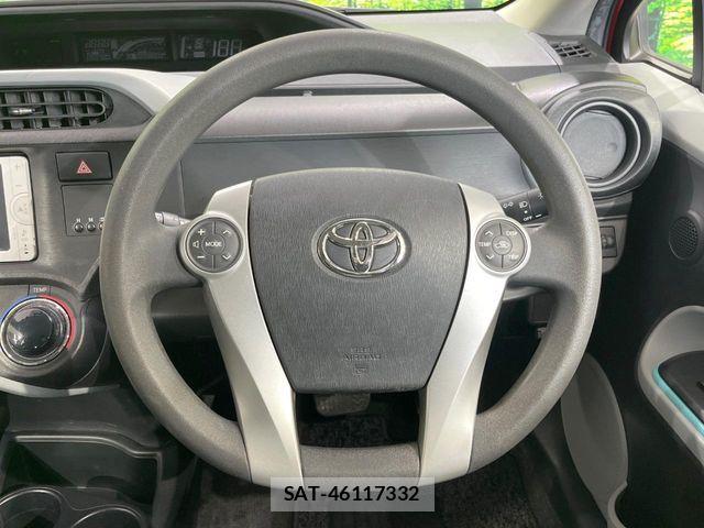 Toyota AQUA 2013-03 6813718-9