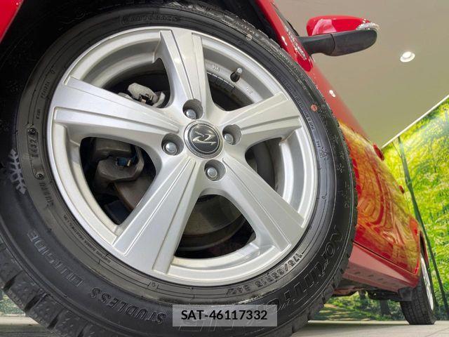 Toyota AQUA 2013-03 6813718-12