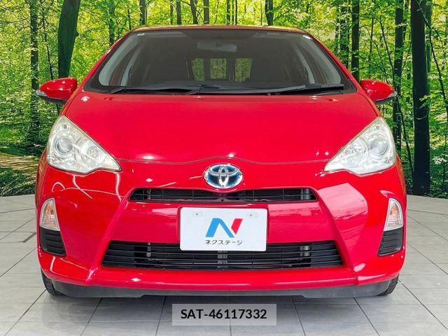 Toyota AQUA 2013-03 6813718-13