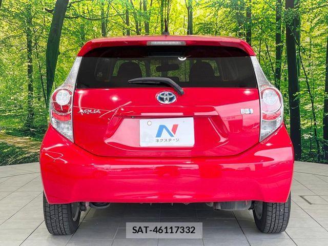 Toyota AQUA 2013-03 6813718-14
