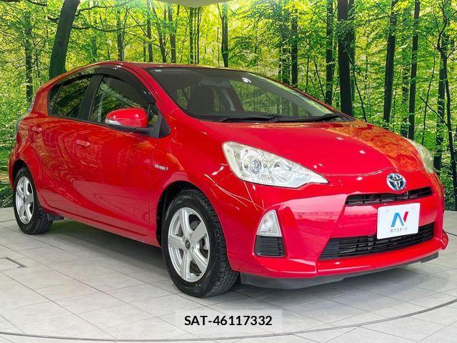 Toyota AQUA 2013-03 6813718-15