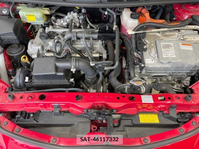 Toyota AQUA 2013-03 6813718-17