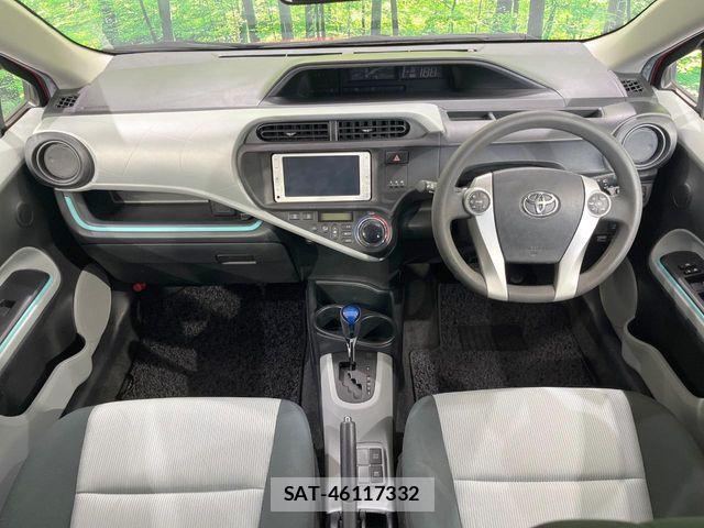Toyota AQUA 2013-03 6813718-1
