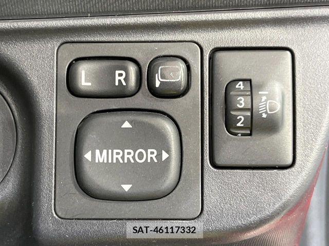 Toyota AQUA 2013-03 6813718-5