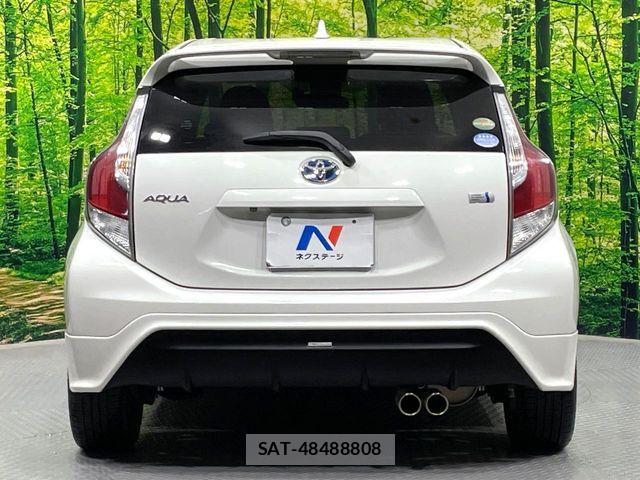 Toyota AQUA 2016-04 6813672-16