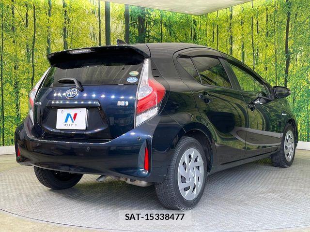 Toyota AQUA 2018-09 6813675-16