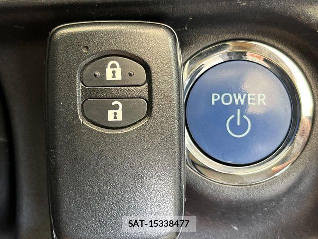 Toyota AQUA 2018-09 6813675-5