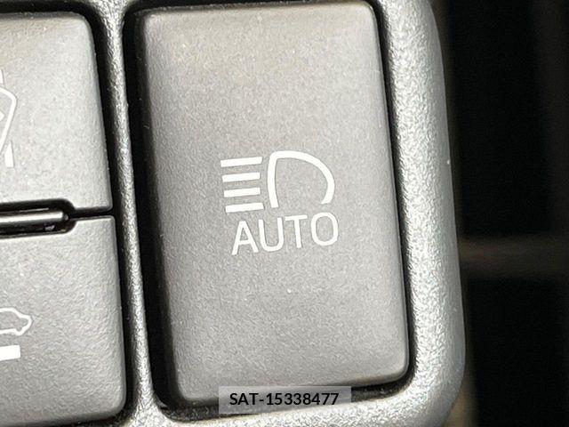 Toyota AQUA 2018-09 6813675-6