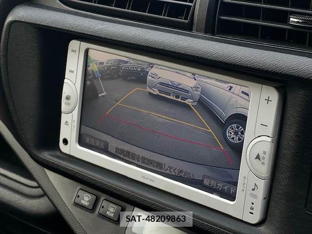 Toyota AQUA 2013-03 6813710-11