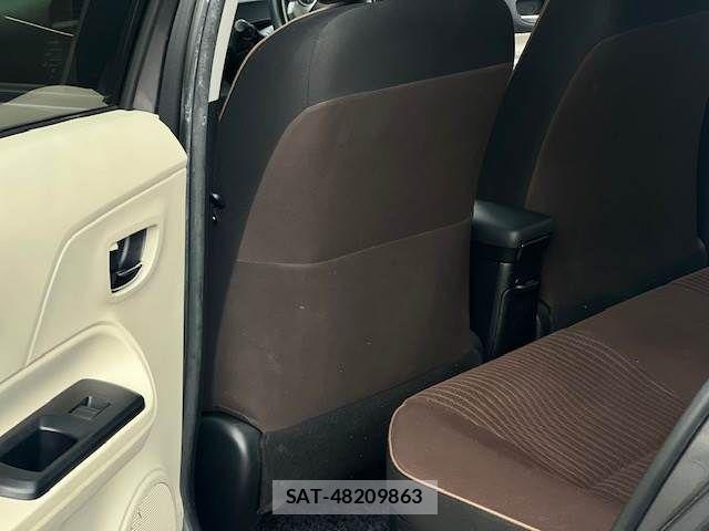 Toyota AQUA 2013-03 6813710-7