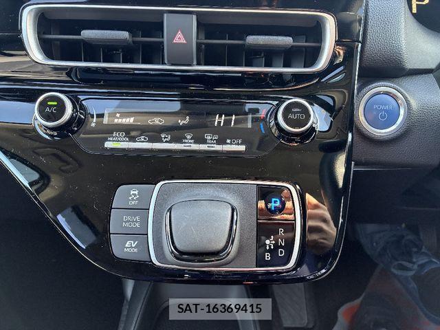 Toyota AQUA 2021-12 6813648-10