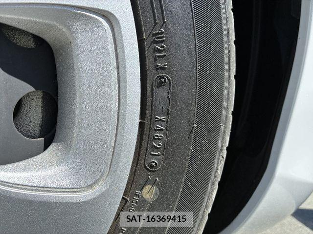 Toyota AQUA 2021-12 6813648-23