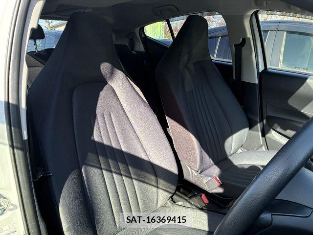 Toyota AQUA 2021-12 6813648-2