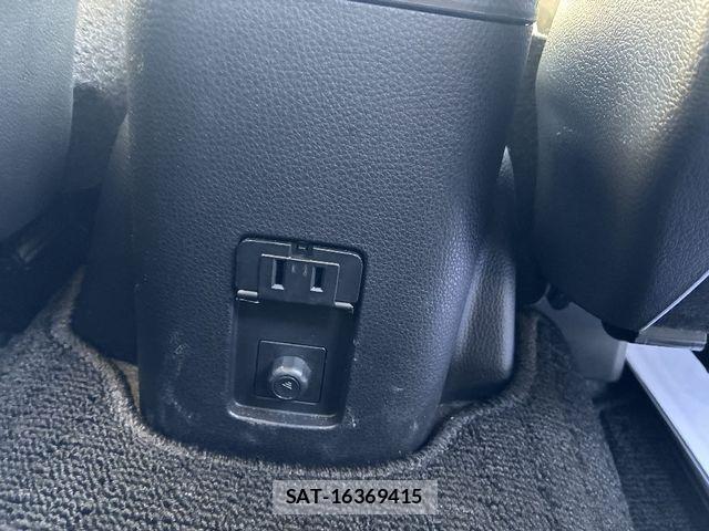 Toyota AQUA 2021-12 6813648-5