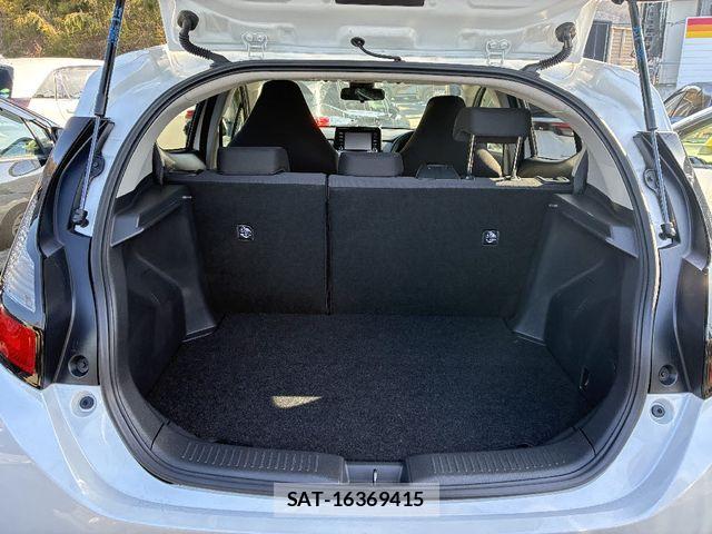 Toyota AQUA 2021-12 6813648-6