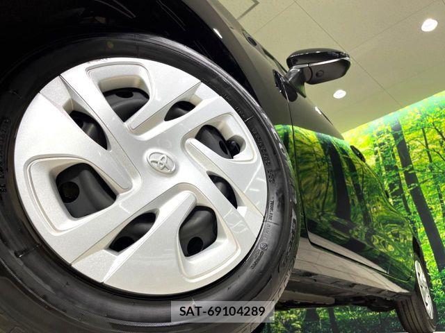 Toyota AQUA 2023-10 6813651-12