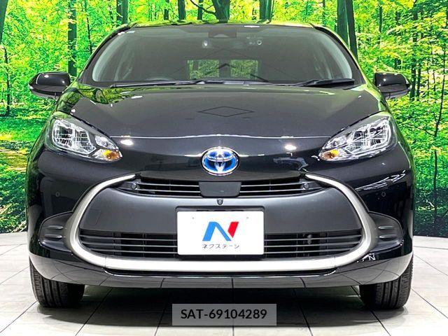 Toyota AQUA 2023-10 6813651-13