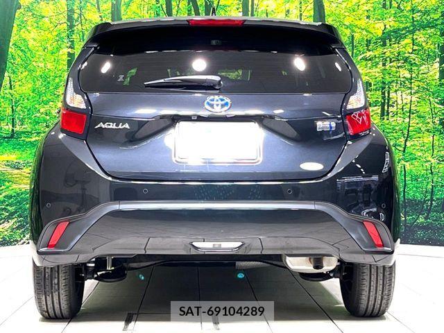 Toyota AQUA 2023-10 6813651-14