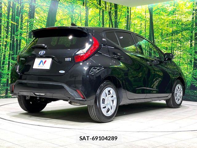 Toyota AQUA 2023-10 6813651-16